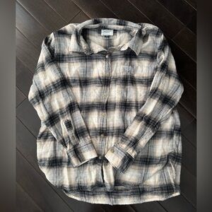 American Eagle Outfitters Black and Cream Plaid Flannel Shirt